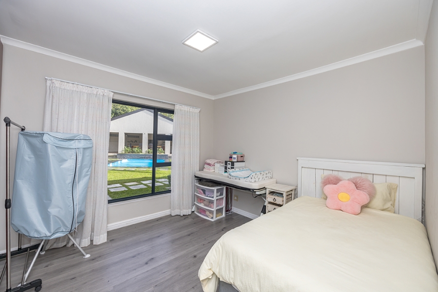 4 Bedroom Property for Sale in Amanda Glen Western Cape